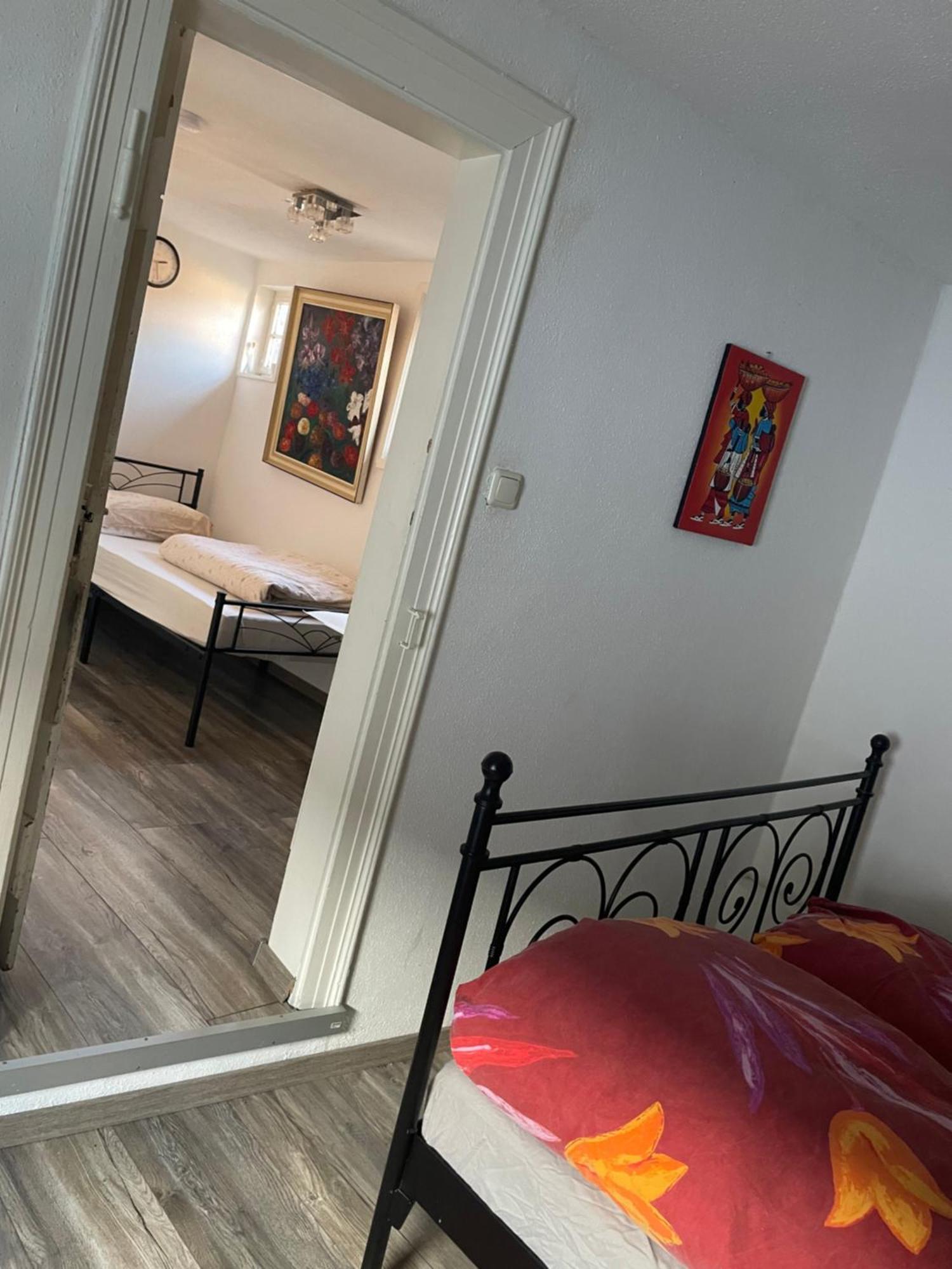Gaestehaus Linden -Zweibettzimmer Ngoại thất bức ảnh